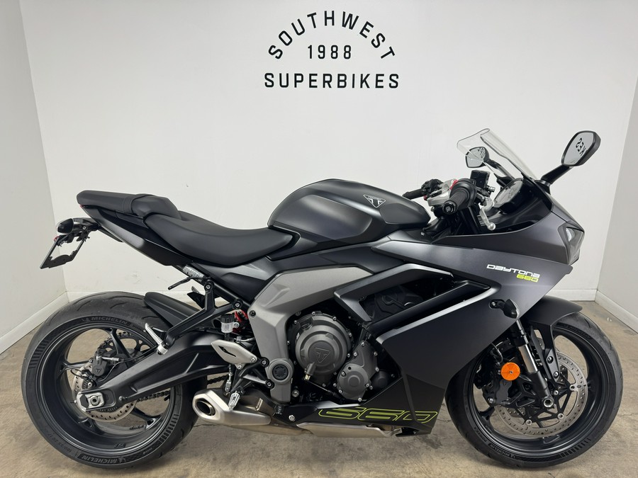 2025 Triumph DAYTONA 660 Satin Granite / Satin Jet Black - BU0096