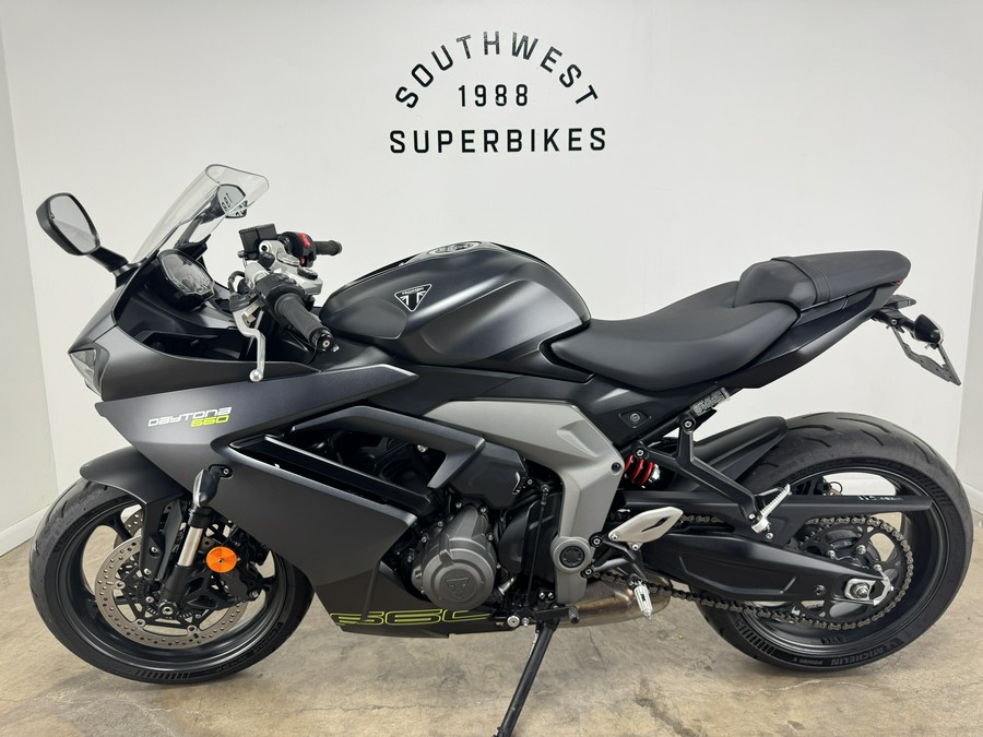 2025 Triumph DAYTONA 660 Satin Granite / Satin Jet Black - BU0096