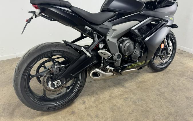 2025 Triumph DAYTONA 660 Satin Granite / Satin Jet Black - BU0096
