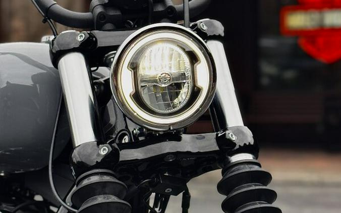 2026 Harley-Davidson® Street Bob® Dark Billiard Gray Chrome Cast Wheels