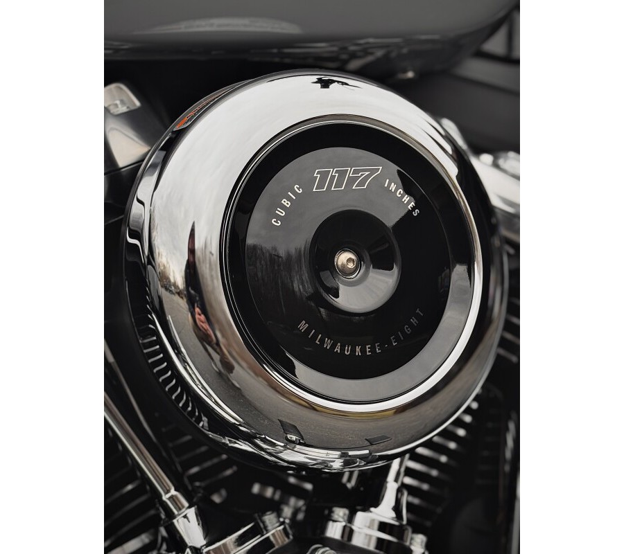 2026 Harley-Davidson® Street Bob® Dark Billiard Gray Chrome Cast Wheels