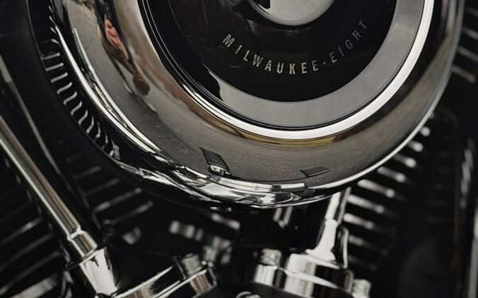 2026 Harley-Davidson® Street Bob® Dark Billiard Gray Chrome Cast Wheels