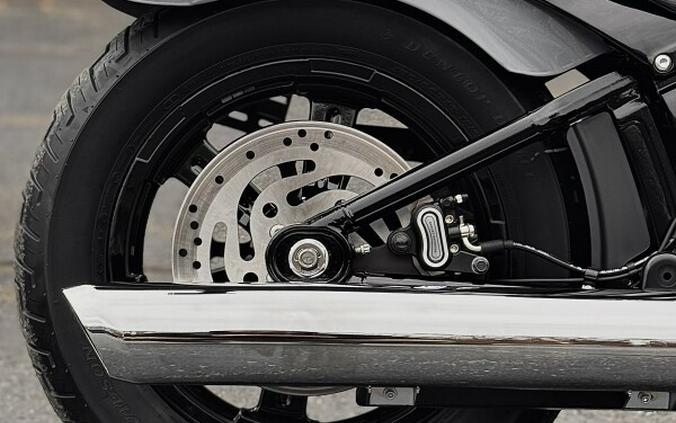 2026 Harley-Davidson® Street Bob® Dark Billiard Gray Chrome Cast Wheels