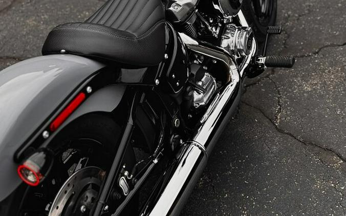 2026 Harley-Davidson® Street Bob® Dark Billiard Gray Chrome Cast Wheels