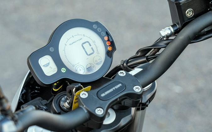 2023 QJMotor SRV550 silver