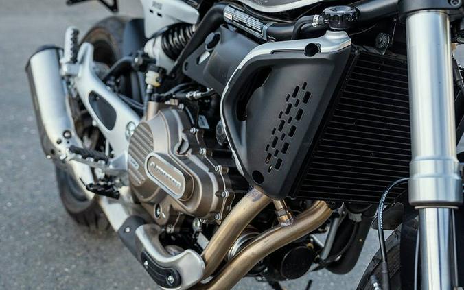 2023 QJMotor SRV550 silver