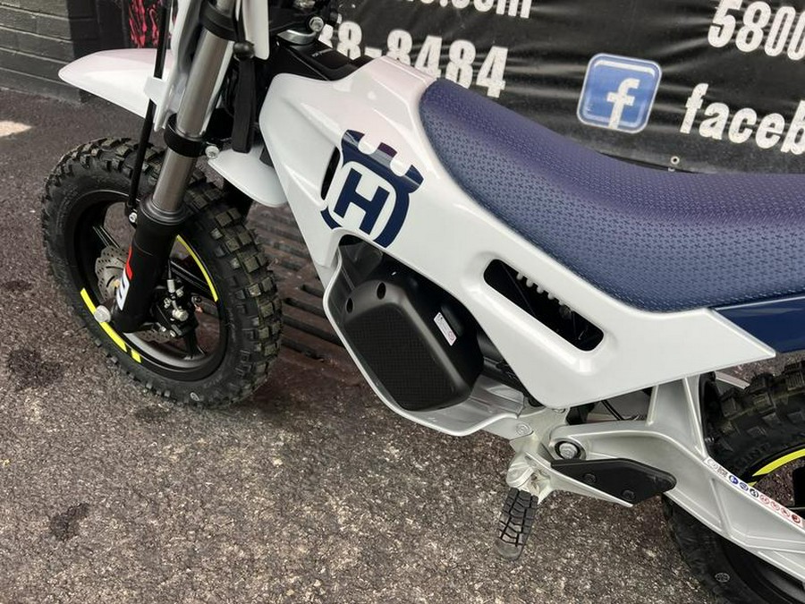 2024 Husqvarna® EE 2