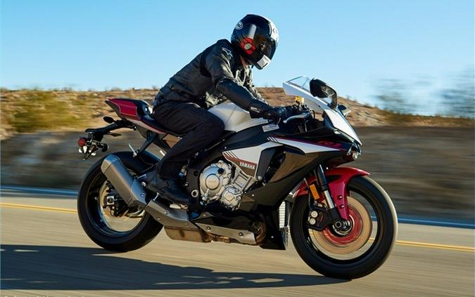 2016 Yamaha YZF-R1S