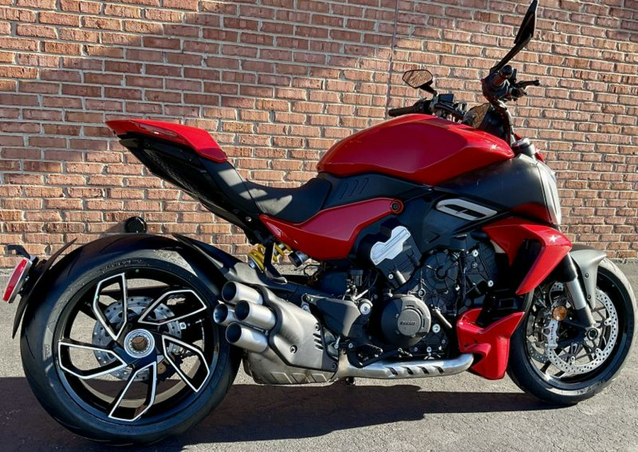 New 2024 Ducati Diavel V4