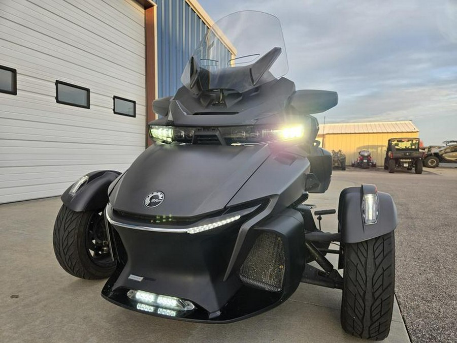 2022 Can-Am® Spyder RT Limited Chrome Wheels