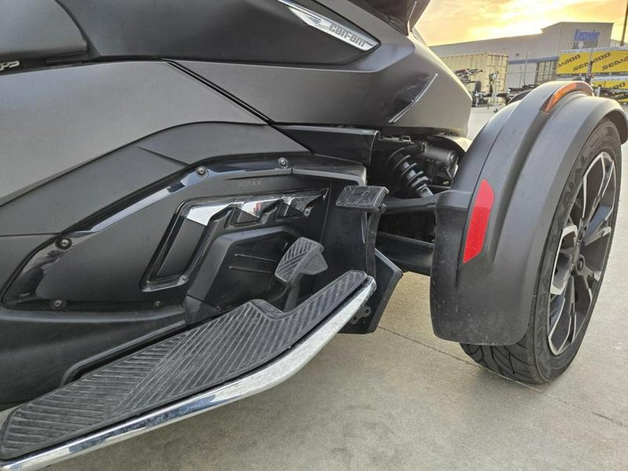 2022 Can-Am® Spyder RT Limited Chrome Wheels