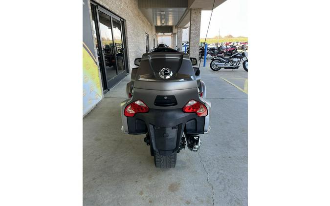 2014 Can-Am Spyder® RT - SE6