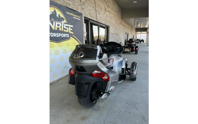 2014 Can-Am Spyder® RT - SE6