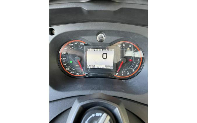 2014 Can-Am Spyder® RT - SE6