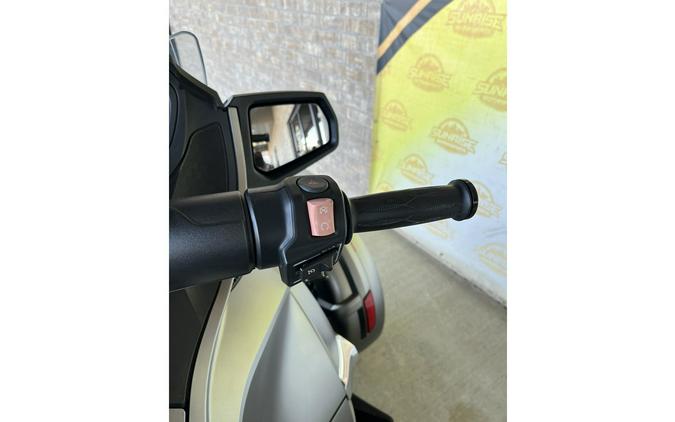 2014 Can-Am Spyder® RT - SE6