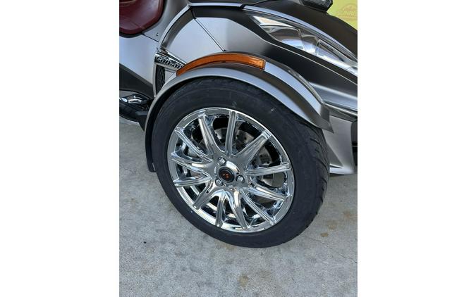 2014 Can-Am Spyder® RT - SE6
