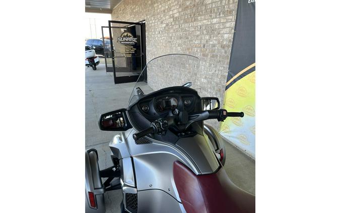 2014 Can-Am Spyder® RT - SE6