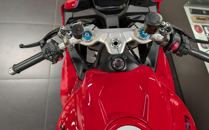 2026 Ducati PANIGALE V2S