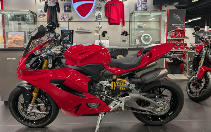 2026 Ducati PANIGALE V2S