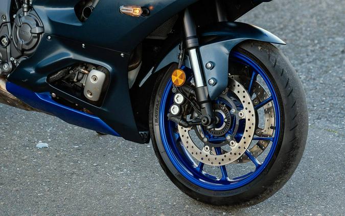 2023 Yamaha YZF-R7 Blue