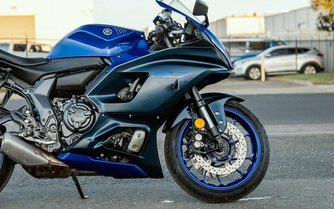 2023 Yamaha YZF-R7 Blue