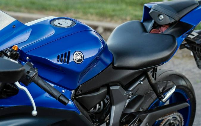 2023 Yamaha YZF-R7 Blue