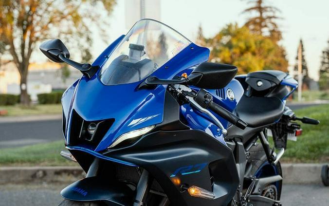 2023 Yamaha YZF-R7 Blue