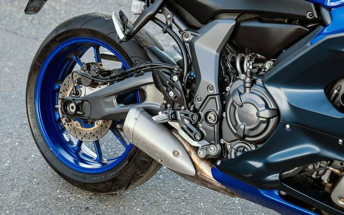 2023 Yamaha YZF-R7 Blue