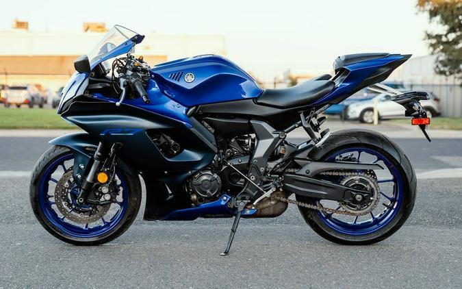 2023 Yamaha YZF-R7 Blue