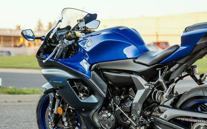 2023 Yamaha YZF-R7 Blue