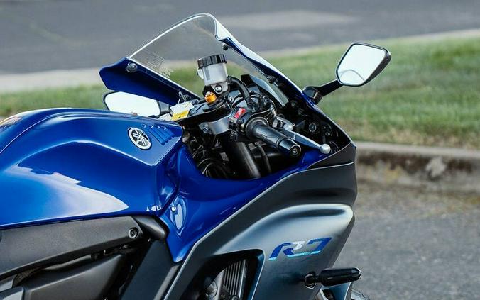 2023 Yamaha YZF-R7 Blue