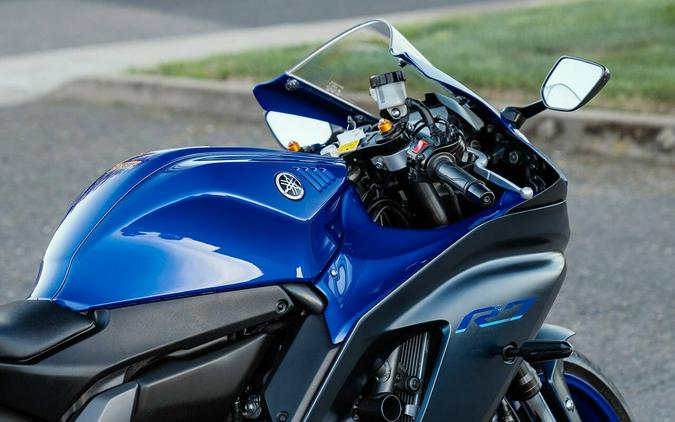2023 Yamaha YZF-R7 Blue