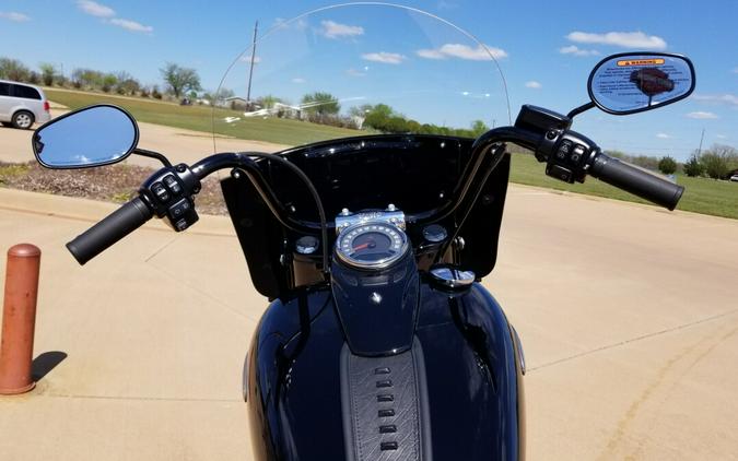 2023 Harley-Davidson® Heritage Classic Vivid Black