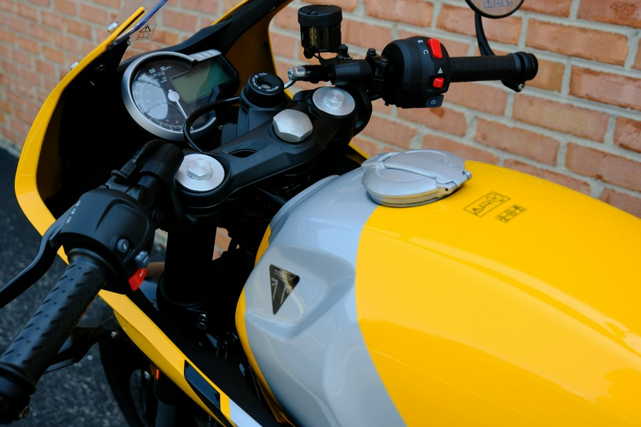 2026 Triumph Thruxton 400