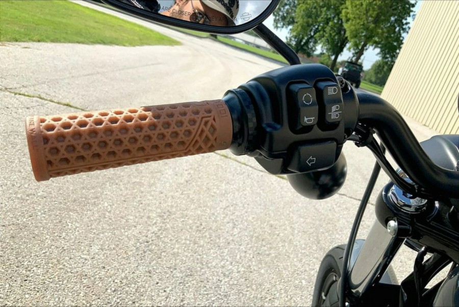 2022 Harley-Davidson XL883N - Iron 883