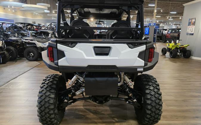 2027 Polaris GENERAL XP 4 1000 Ultimate Ghost White - 111778