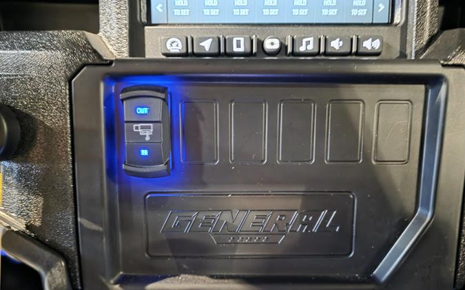 2027 Polaris GENERAL XP 4 1000 Ultimate Ghost White - 111778