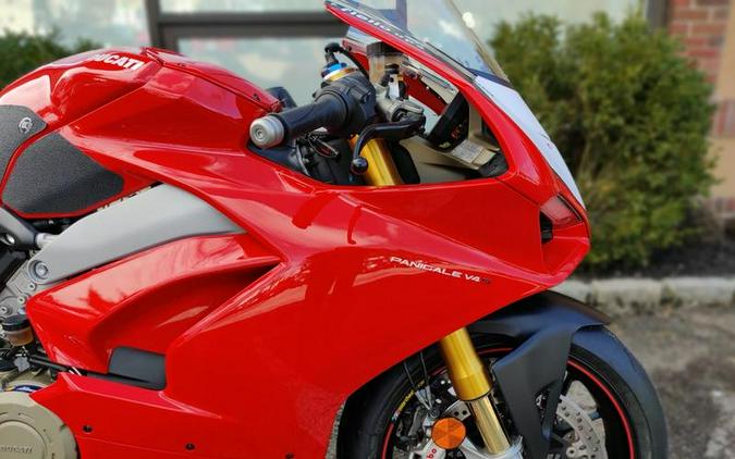 2018 Ducati Panigale V4 S – First Ride