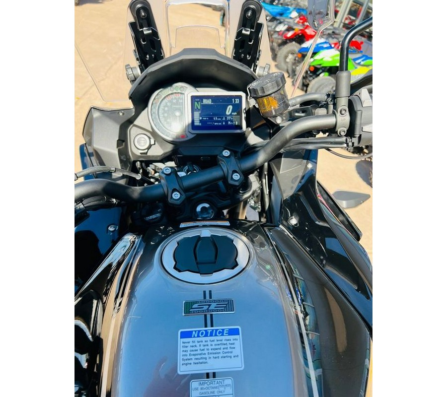 2023 Kawasaki Versys® 1000 SE LT+