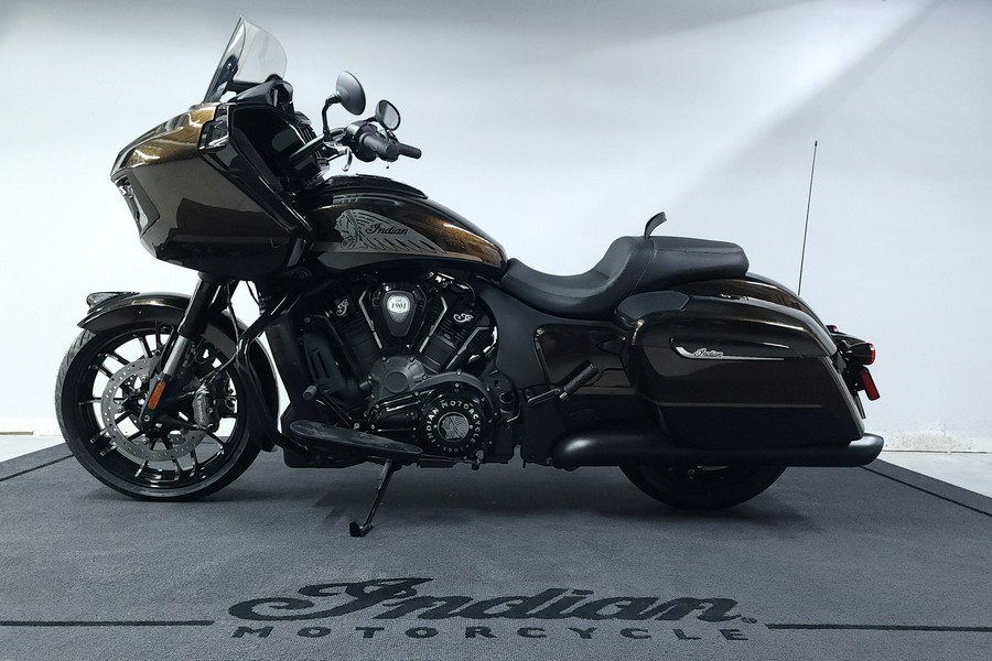 2024 Indian Motorcycle Challenger Dark Horse® with PowerBand Audio Package-$2000 CUSTOMER CASH!