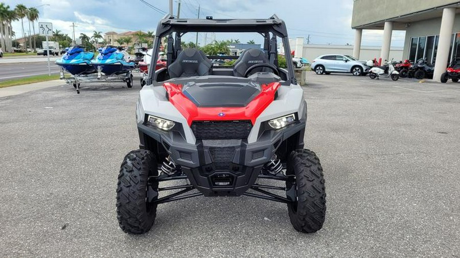 2025 Polaris® General 4 1000 Sport
