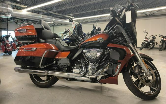 2025 Harley-Davidson® Street Glide® Ultra Whiskey Fire / Vivid Black