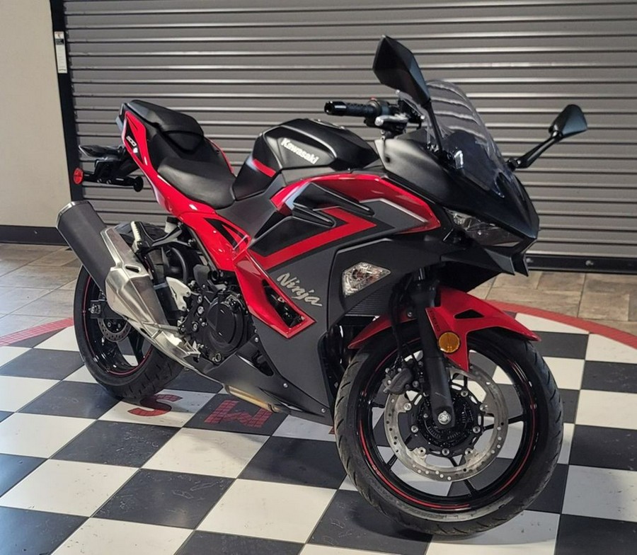 2024 Kawasaki Ninja® 500 ABS Passion Red/Metallic Flat Spark Black