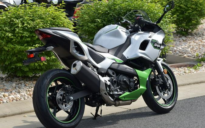 2024 Kawasaki Ninja® 7 Hybrid ABS