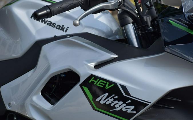 2024 Kawasaki Ninja® 7 Hybrid ABS