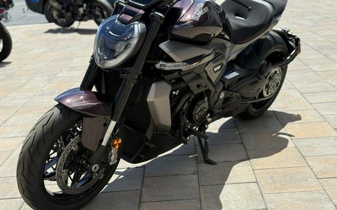 2026 Ducati XDiavel V4 Black Lava