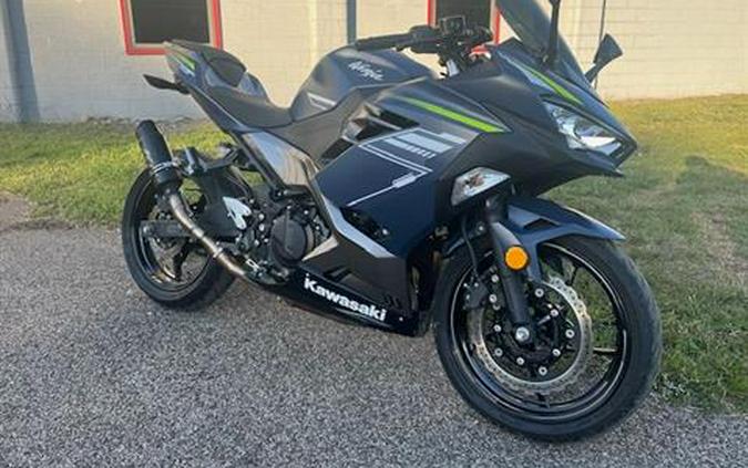 2022 Kawasaki Ninja 400