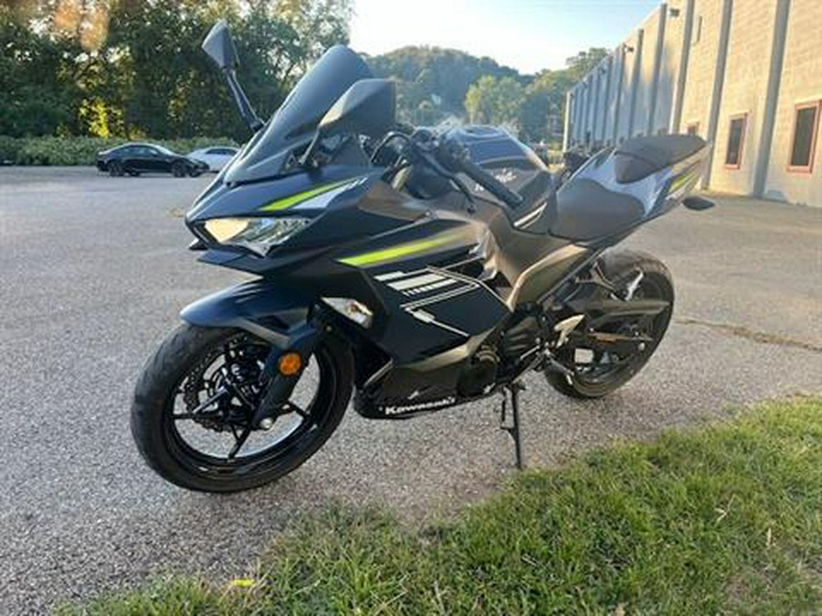 2022 Kawasaki Ninja 400