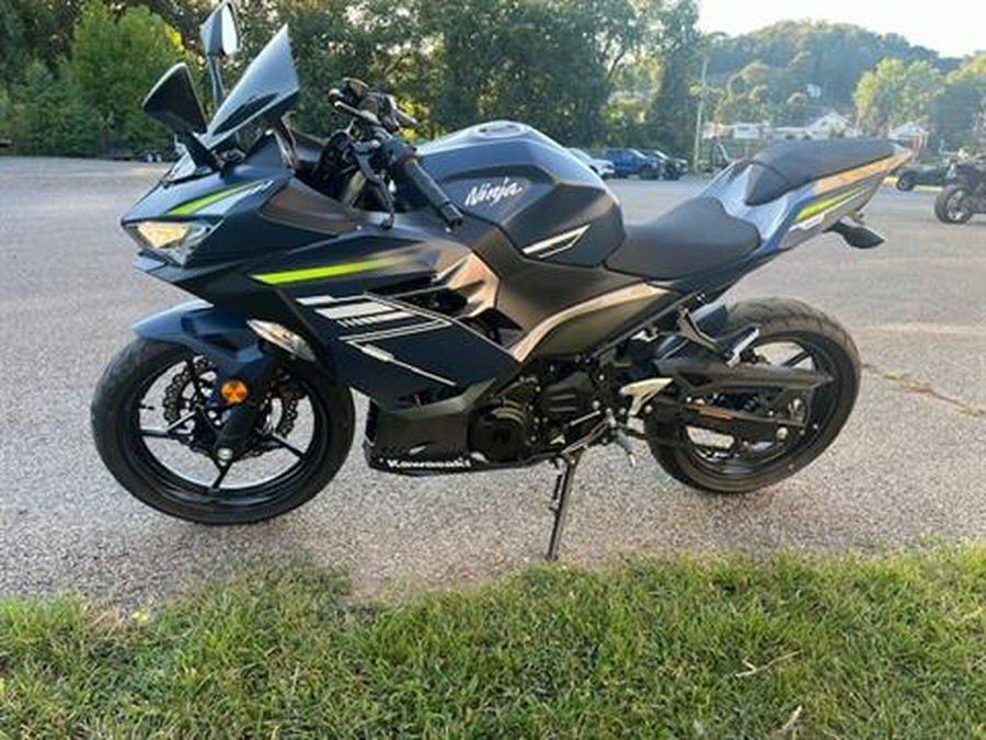 2022 Kawasaki Ninja 400