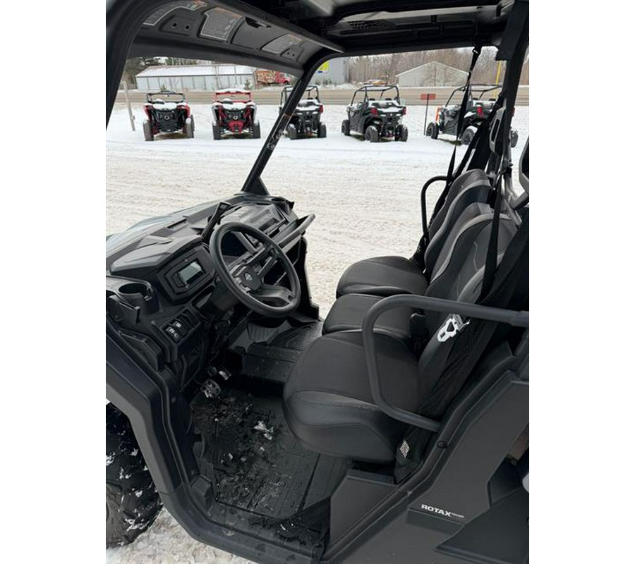 2024 Can-Am Defender XT HD7